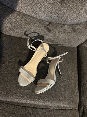 Size 9 Silver Sparkle Small Heels